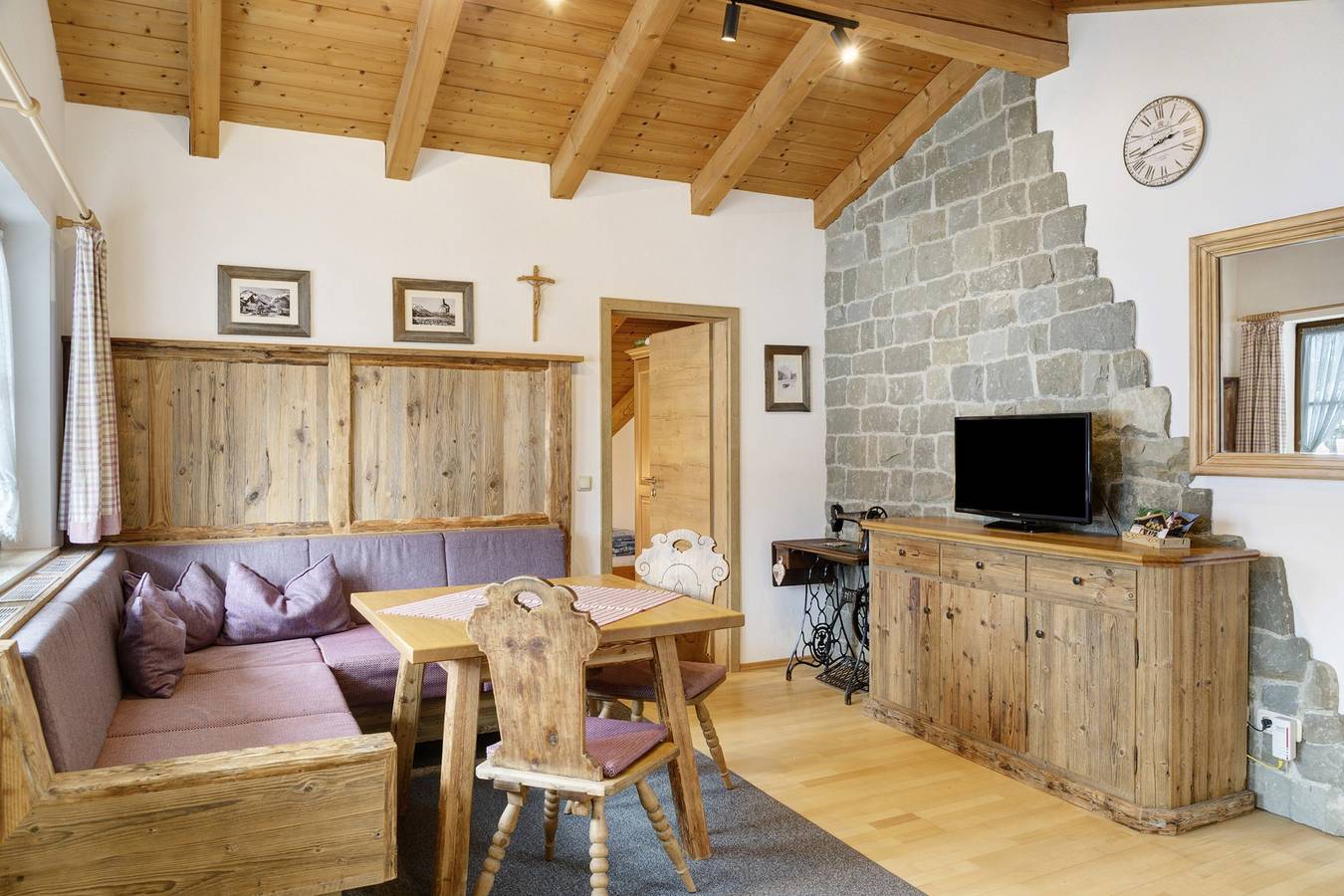 Ganze Wohnung, Apartment 'Wank' mit Bergblick, Balkon und Wlan in Garmisch-Partenkirchen, Bayerische Alpen