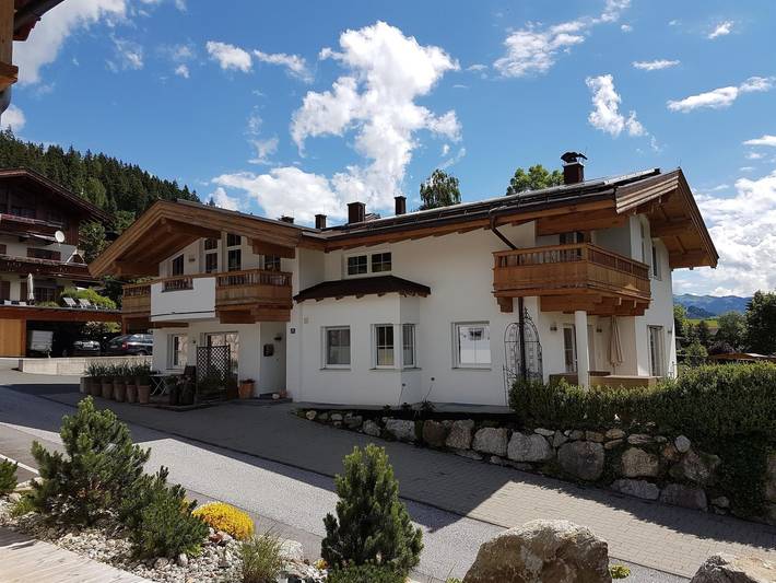 Ferienwohnung für 5 Personen, mit Balkon und Terrasse in Brixen im Thale