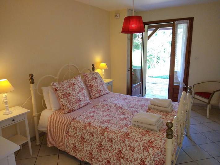 Location de vacances pour 2 personnes, avec Jardin et Piscine à Sarlat-la-Canéda
