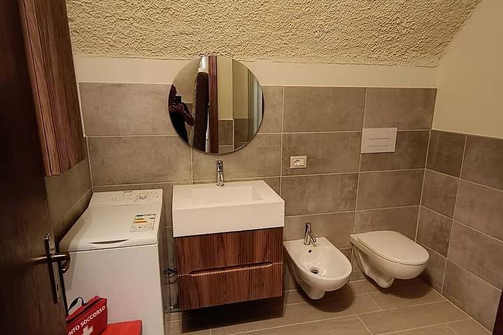 Appartement entier, Appartement pour 4/6 personnes avec piscine partagée - Offres Juin / Septembre in San Felice del Benaco, Montagnes autour du lac de Garde