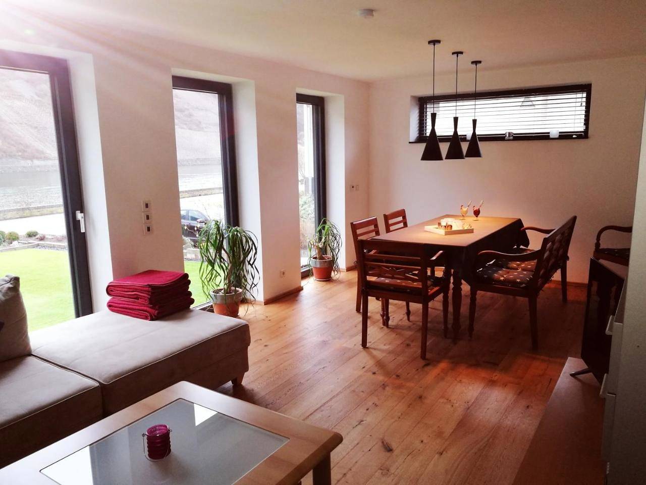 Ganze Wohnung, Apartment with Terrace in Burg Eltz, Löf