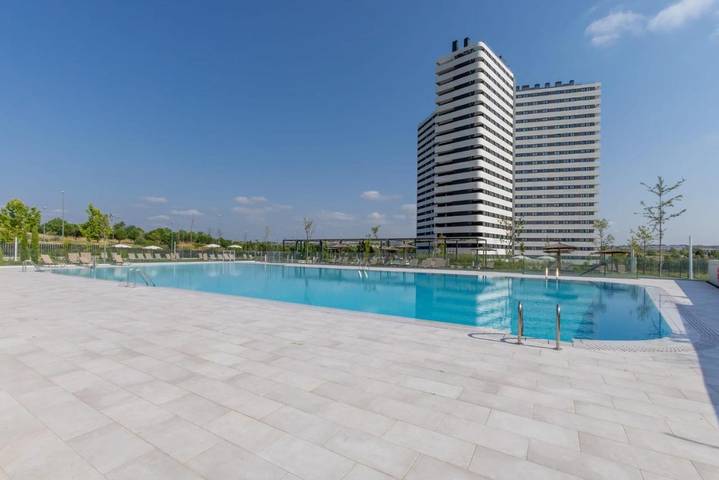 Apartamento para 8 personas, con jardín, Se admiten mascotas en Alcobendas