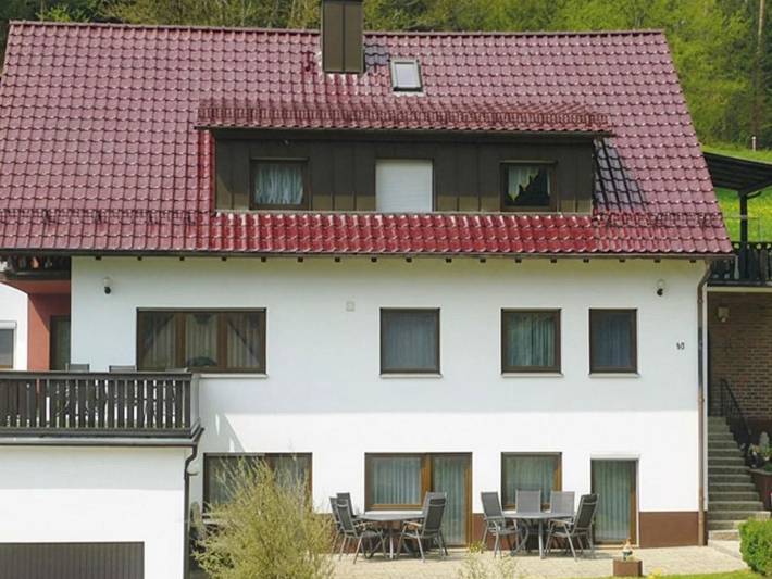 Ferienwohnung für 2 Personen, mit Garten und Terrasse, kinderfreundlich in Ahorntal