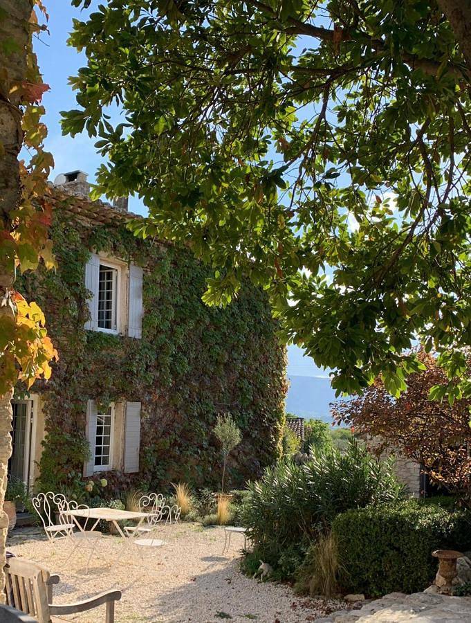 Villa pour 8 personnes, avec jardin ainsi que vue et piscine, animaux acceptés à Gordes - 2