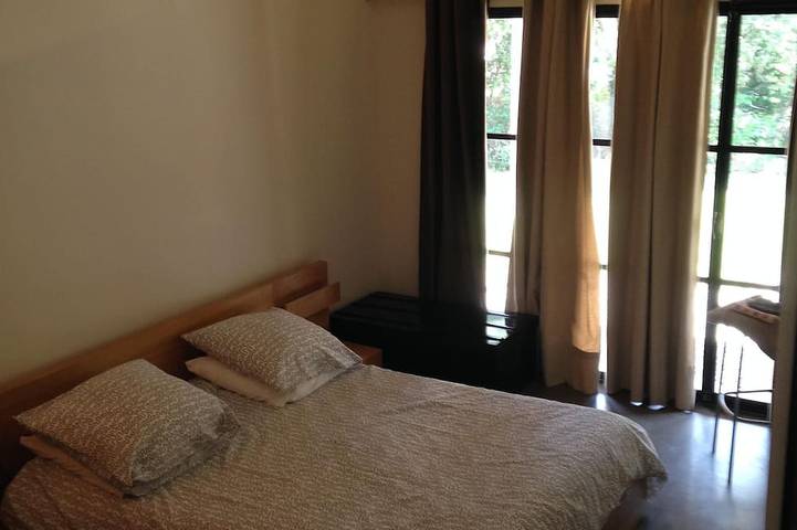 Location de vacances pour 8 personnes, avec terrasse et jardin à Saint-Marc-Jaumegarde - 3