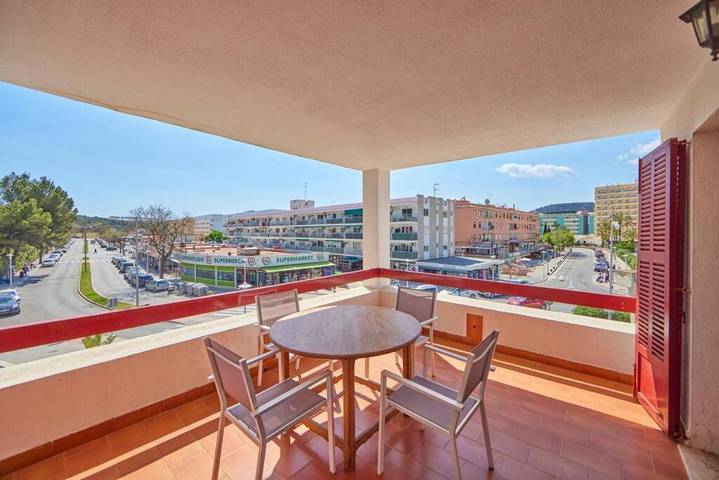 Location de vacances pour 8 personnes, avec terrasse, animaux acceptés à Magaluf - 2