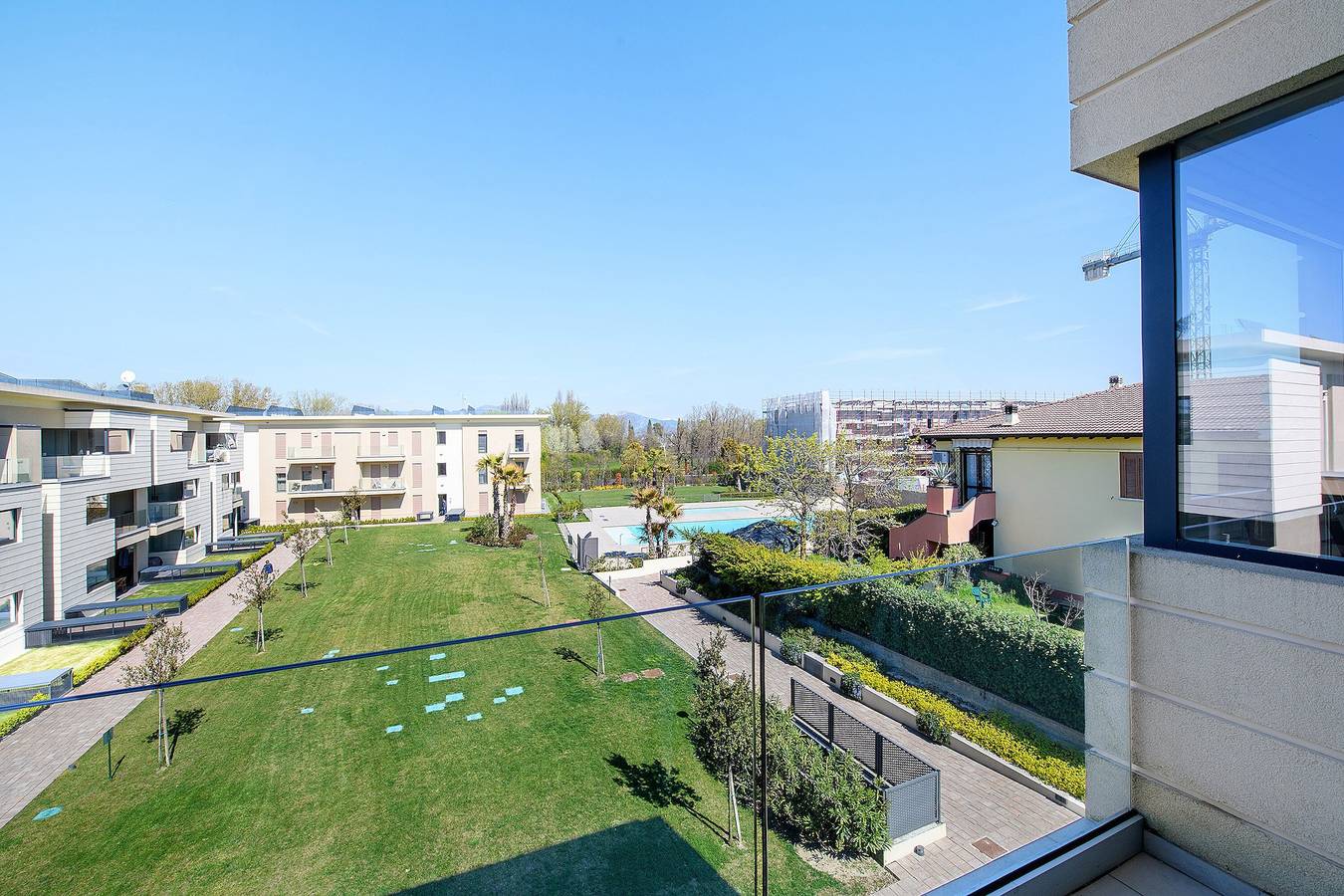 Appartamento intero, Attico Helayne con terrazza panoramica sul tetto in Rivoltella del Garda, Desenzano del Garda