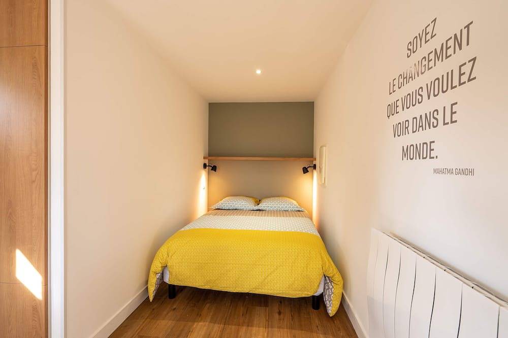 Entire apartment, A little bit of greenery and calm in the middle of the city! The 2nd. in La Roche-sur-Yon, Loire Valley