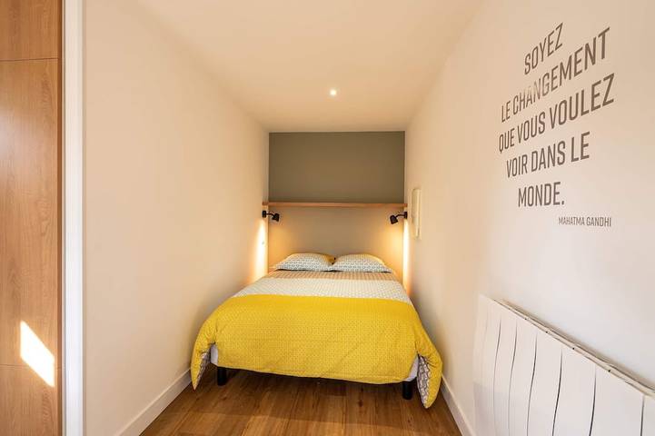 Ganze Wohnung, A little bit of greenery and calm in the middle of the city! The 2nd. in La Roche-sur-Yon, Loire-Tal