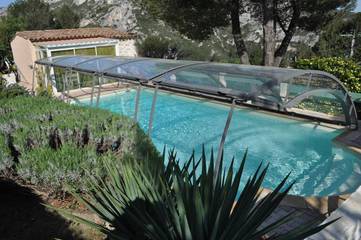 Chambre d’hôte pour 2 personnes, avec jardin ainsi que piscine et vue à Roquevaire