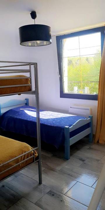 Gîte pour 9 personnes, avec terrasse à Maubert-Fontaine
