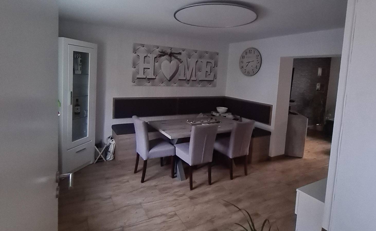 Ganze Ferienwohnung, Gäste- und Geschäftswohnung Leuna in Leuna, Saale-Unstrut