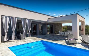 Location de vacances pour 6 personnes, avec jardin à Svetvinčenat