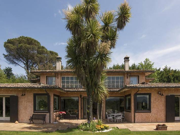 Casa vacanza per 14 persone, con sauna e giardino nonché piscina e idromassaggio in Genazzano