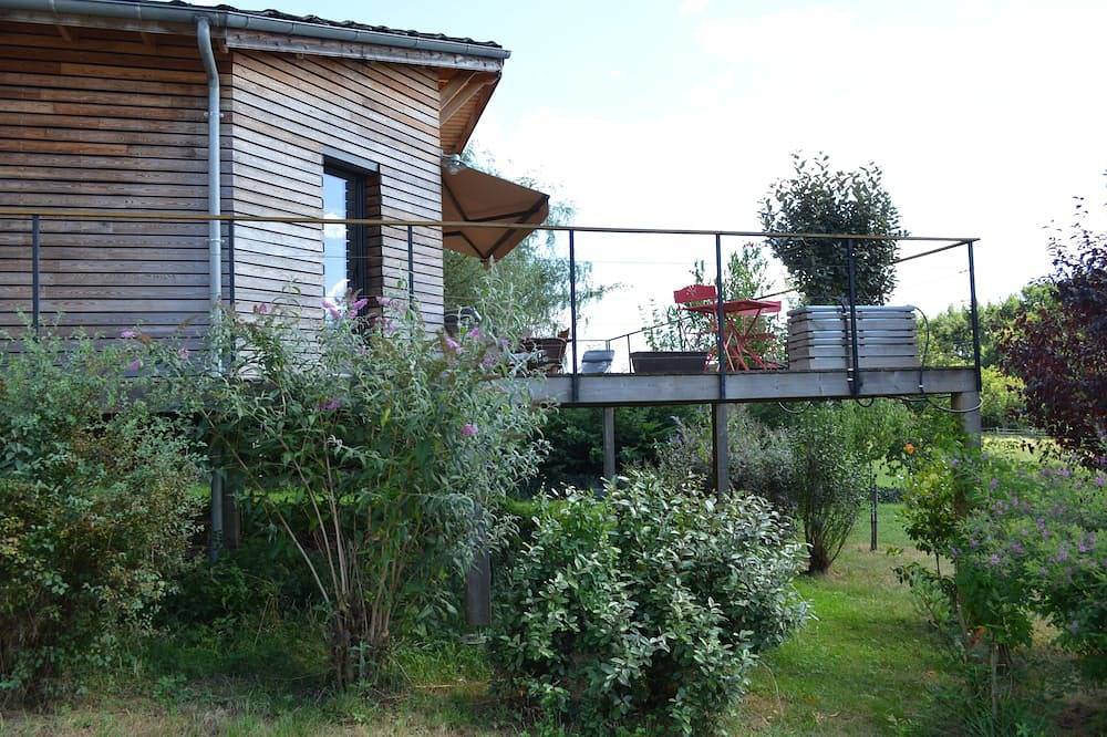 Maison moderne, 3 chambres, grande terrasse calme, proche Rocamadour, Dordogne… in Puybrun, Lot