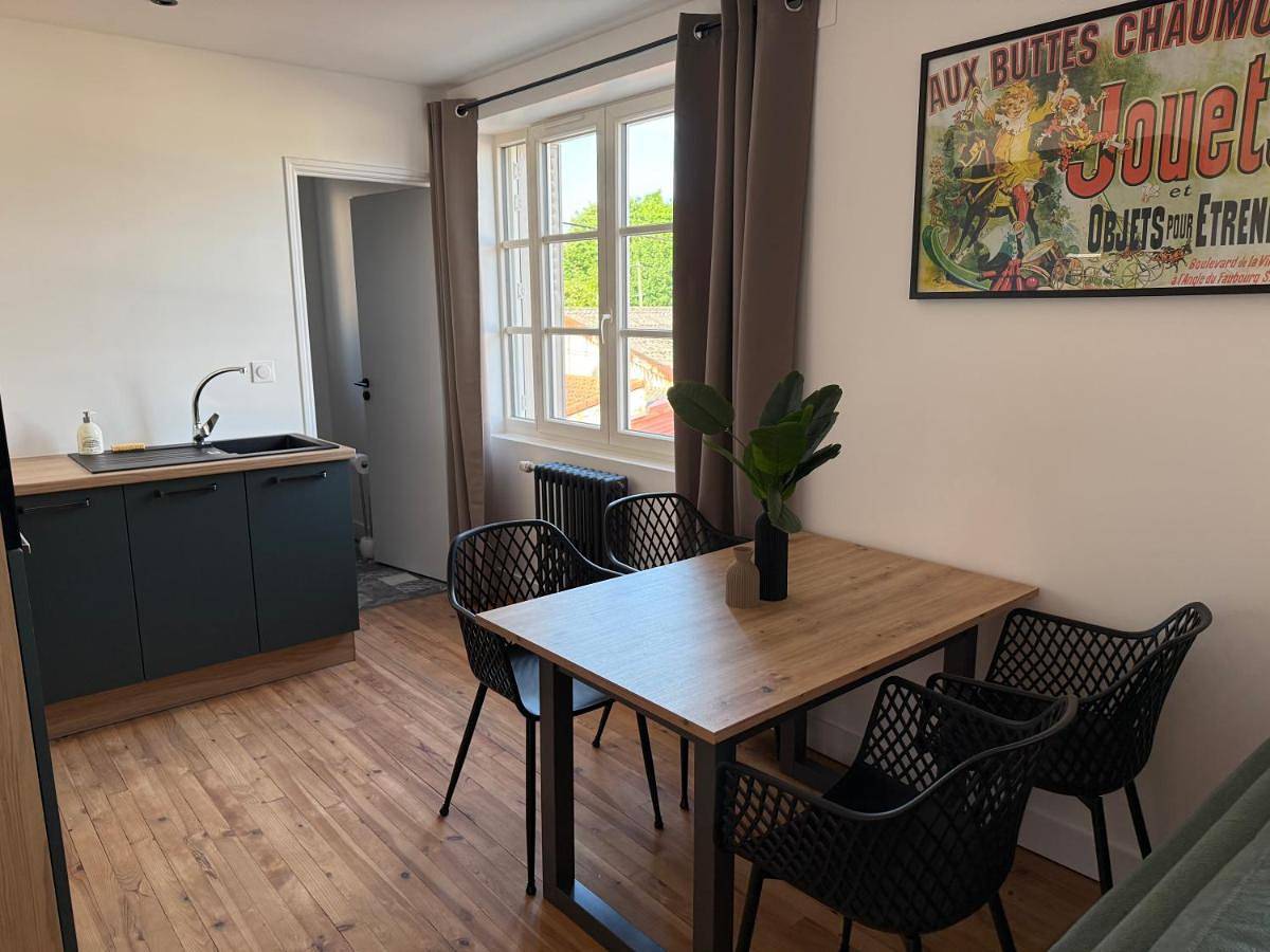 Appartement entier, One-Bedroom Apartment in Chaumont, Haute-Marne