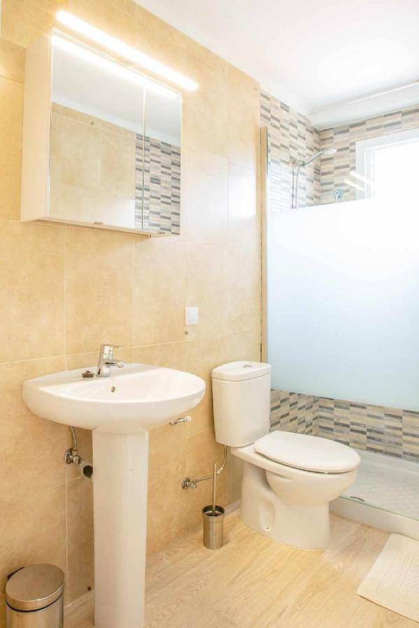 Gîte pour 4 personnes, avec terrasse ainsi que jardin et vue dans Camp de Mar - 3