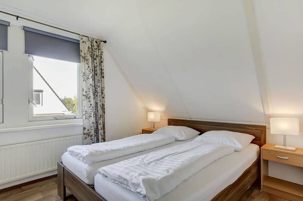 Atemberaubendes alleinstehendes Ferienhaus für 6 Leute mit  W-Lan und Tv in Zonnemaire, Zeeuwse Kust