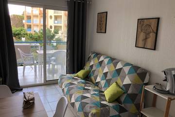 Gîte pour 4 personnes, avec balcon et piscine dans Plage de la Farinette