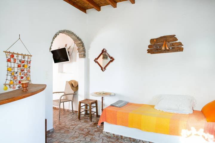 Apartamento entero, Apartamento 'Milos' admite mascotas y tiene vistas al mar in Síkinos