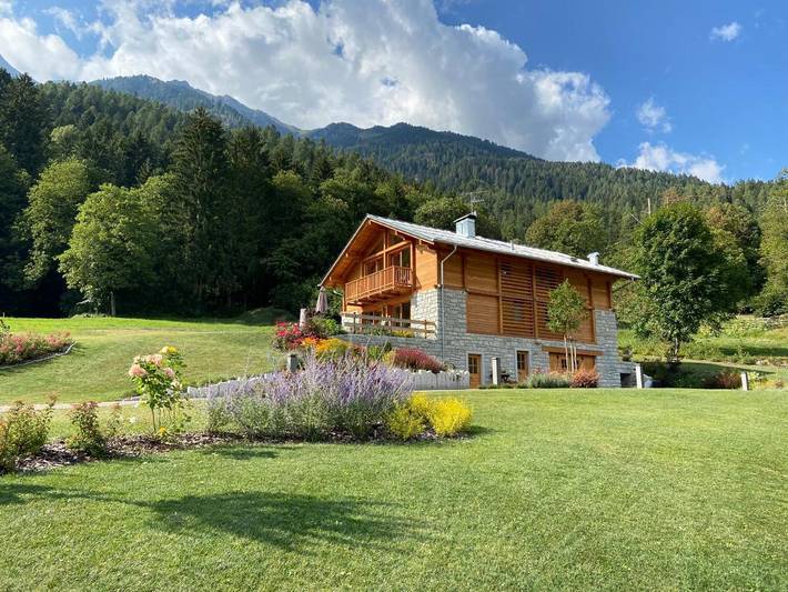 B&b per 4 persone, con Terrazza e Idromassaggio nonché Giardino e Panorama a Pinzolo