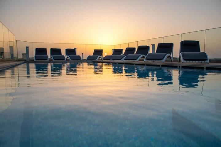 Chambre d’hôte pour 2 personnes, avec Terrasse ainsi que Jardin et Piscine dans Xaghra