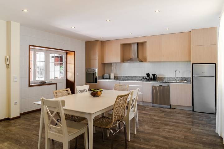 Casa Canto: Villa with Private Heated Pool, Wi-Fi, and Air Conditioning in Estela, Porto District