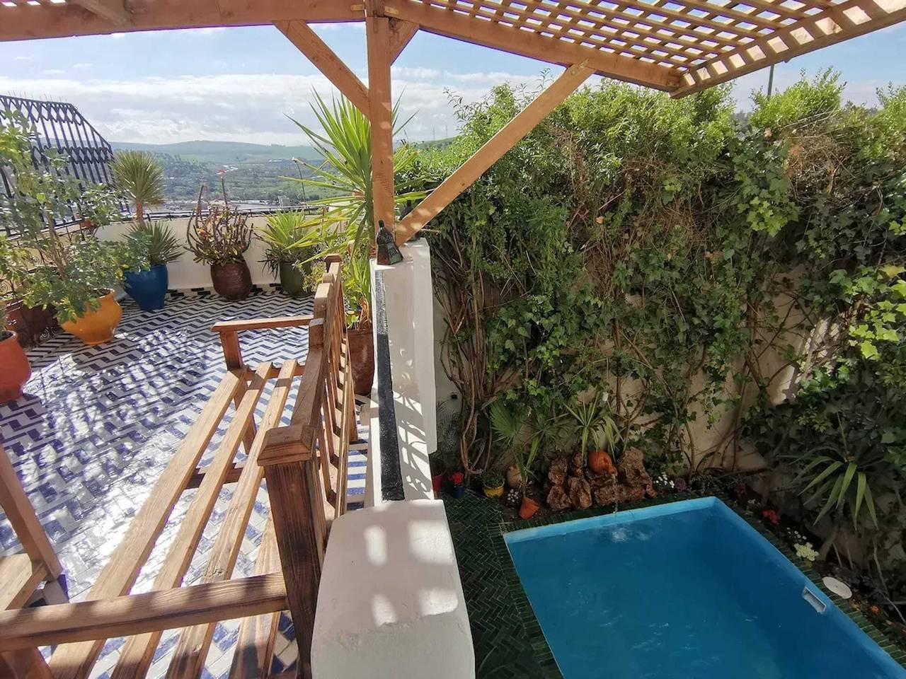 Entire apartment, Spacious Apartment in Fès with Private Pool, 150 sqm in Fès-Boulemane region