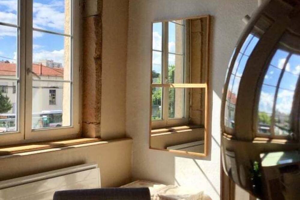 Apartamento entero, Le Woody - Charming Canut close to Croix Rousse in Caluire-et-Cuire, Ródano