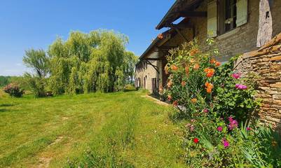 Gîte pour 10 personnes, avec piscine et jardin à La Chapelle-de-Bragny