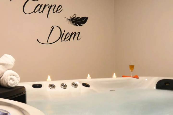 Villa pour 2 personnes, avec piscine et jardin dans l' Isère - 2