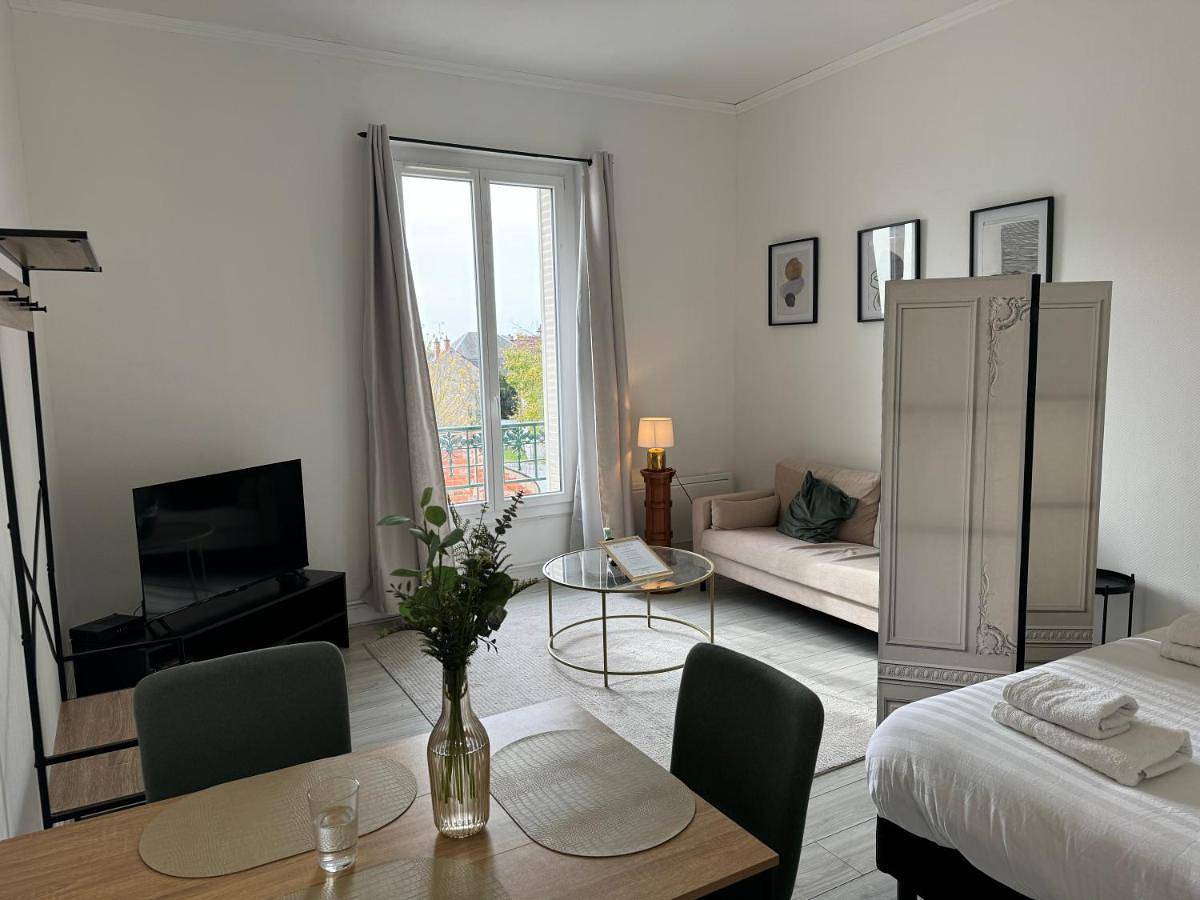 Appartement entier, One-Bedroom Apartment in Vierzon, Région de Vierzon