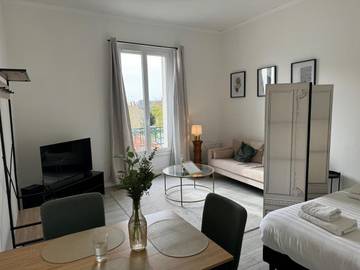 Gîte pour 2 personnes, avec bassin pour enfant et vue à Vierzon