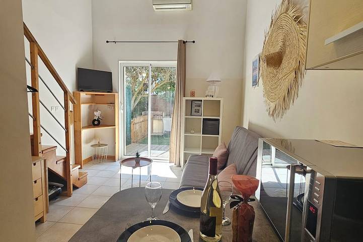 Gîte pour 4 personnes, avec Jacuzzi ainsi que Terrasse et Jardin à Mireval