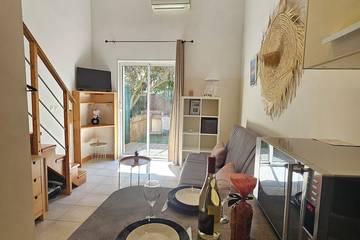 Gîte pour 4 personnes, avec jacuzzi ainsi que terrasse et jardin à Mireval