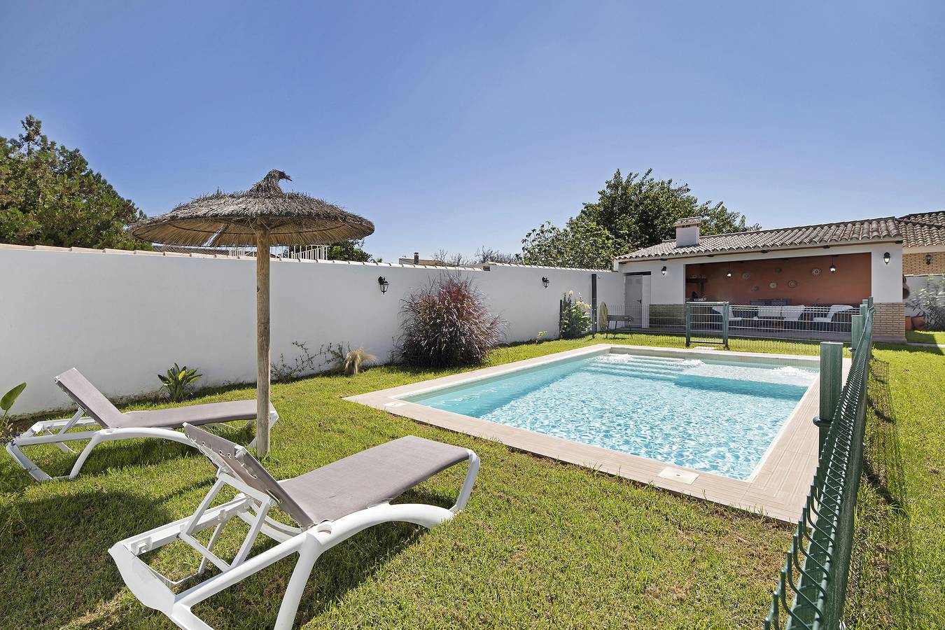 Casa de vacaciones Olivos 1b que admite mascotas, con piscina y Wi-Fi in Chiclana de la Frontera, Costa de la Luz