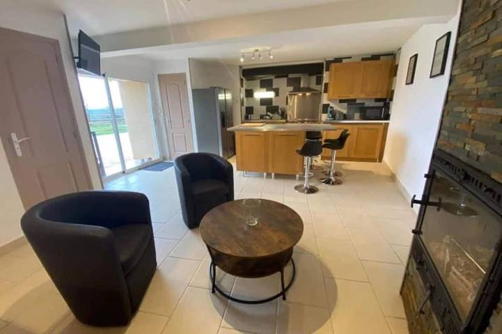 Location de vacances pour 8 personnes, avec Jacuzzi et Sauna à Saint-Laurent-d'Olt