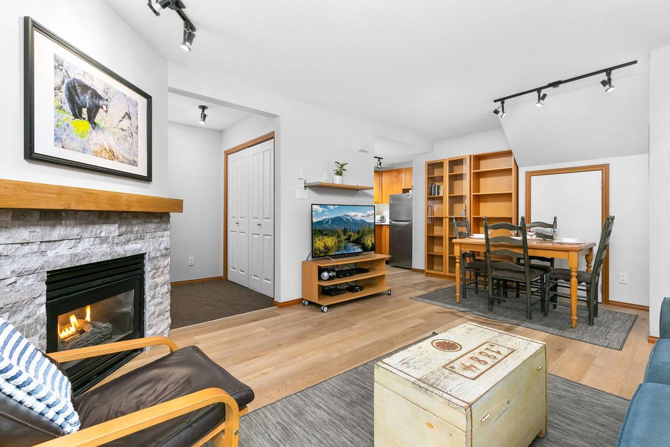 Geheel appartement, 2Br Townhome with private hot tub and pool. Gr 71 in Whistler, Whistler Blackcomb