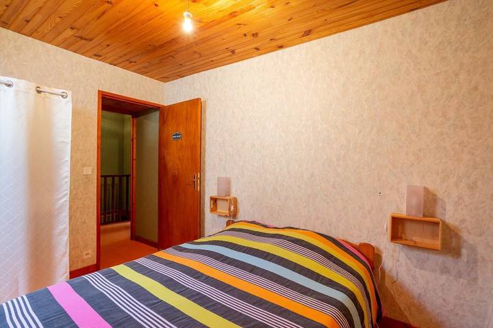 Holiday Home 'Maison De Vacances 6-8 Pers Proche' in La Tour-d'Auvergne, Volcans d'Auvergne Regional Nature Park