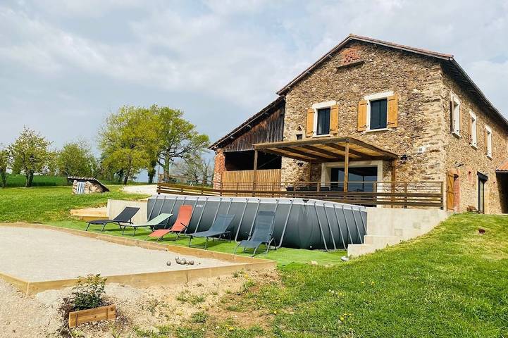 Location de vacances pour 12 personnes, avec jardin à Trévien