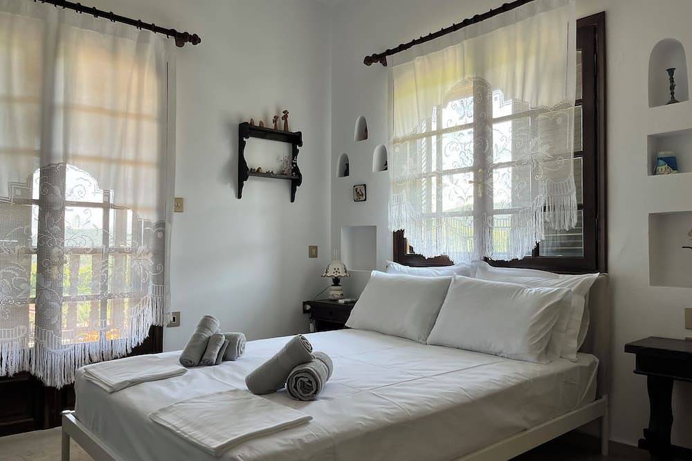Sea view traditional cottage in Platamonas, Olympos Nationaal Park