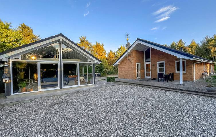Ferienhaus für 12 Personen mit Whirlpool in Kølkær, Herning