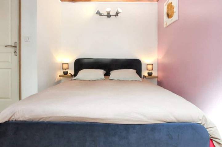 Location de vacances pour 10 personnes, avec terrasse et jardin à Divajeu - 2