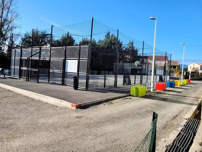 Bungalow für 4 Personen, mit Terrasse, mit Haustier in Hérault - 2