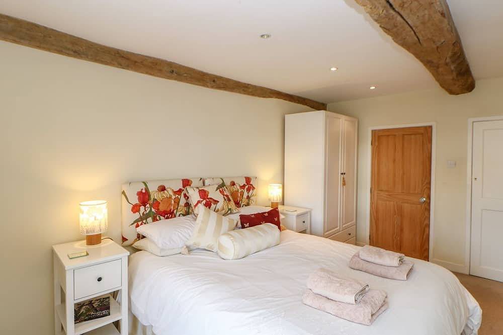Demonicus, pet friendly, character holiday cottage in Middleham in Middleham, North Yorkshire