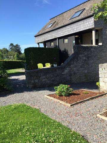 Maison de campagne pour 2 personnes, avec jardin et vue dans Ny