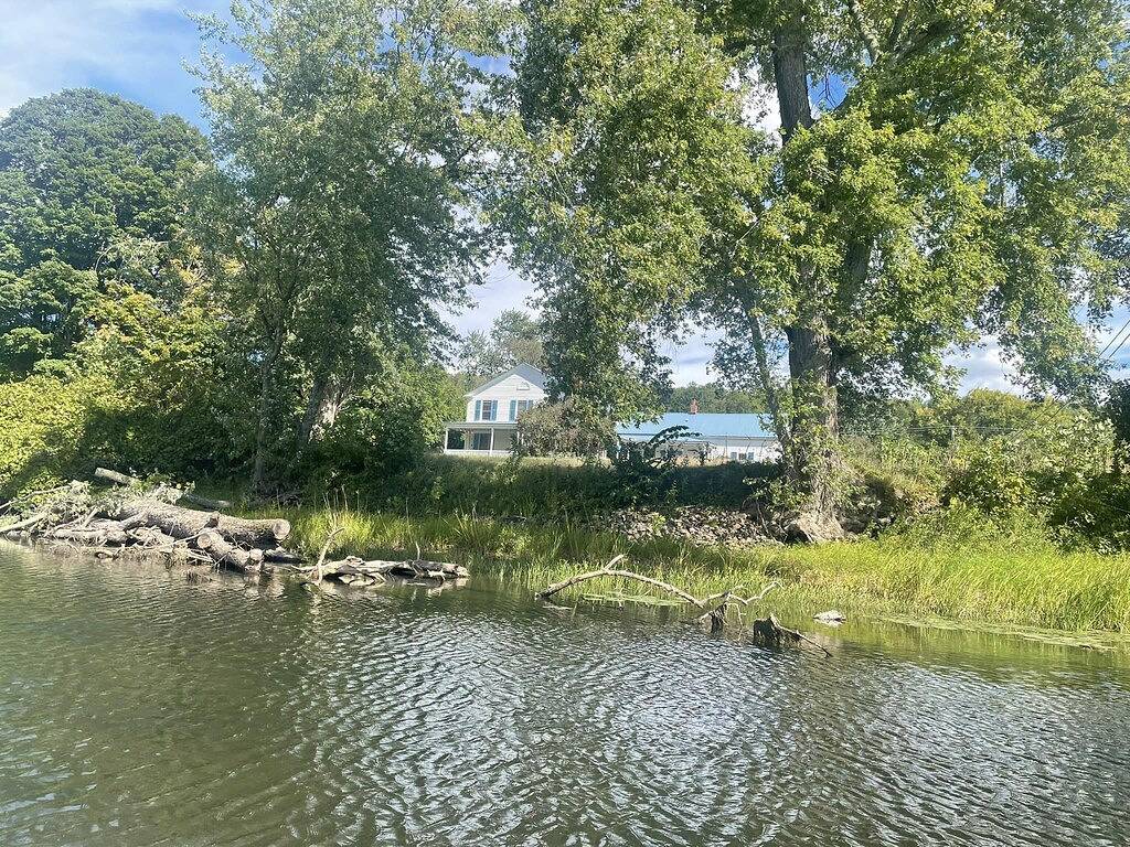 Ganze Wohnung, Apartment in historic farmhouse in Lake Champlain