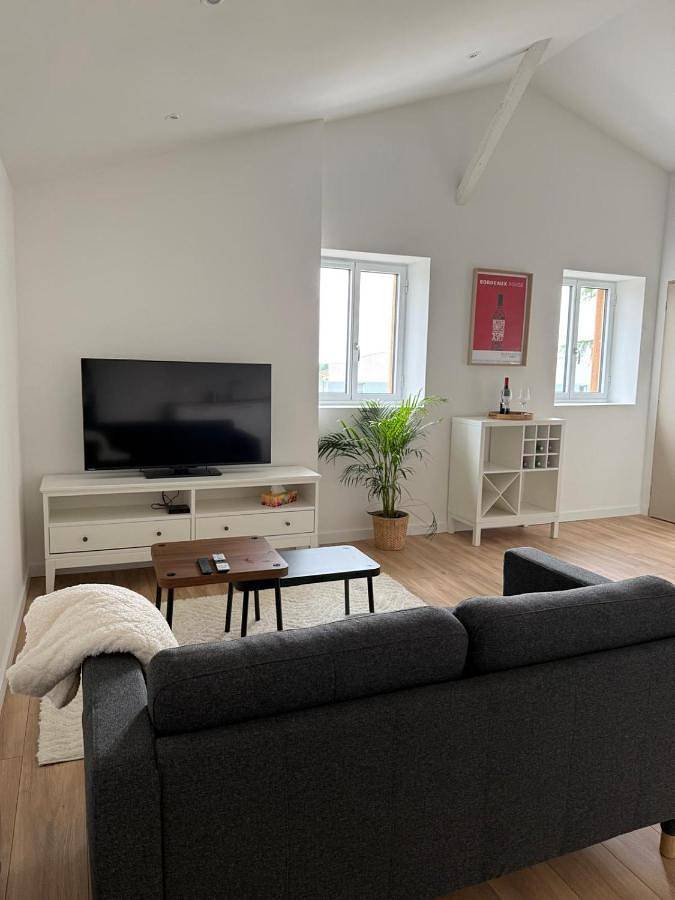 Appartement entier, Ô Vignes & Bastides " L'échappée Lapébie ", appartement cosy in Sauveterre-de-Guyenne, Région de Langon