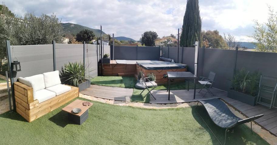 Chambre d’hôte pour 2 personnes, avec Terrasse et Jacuzzi ainsi que Jardin et Piscine à Cuges-les-Pins