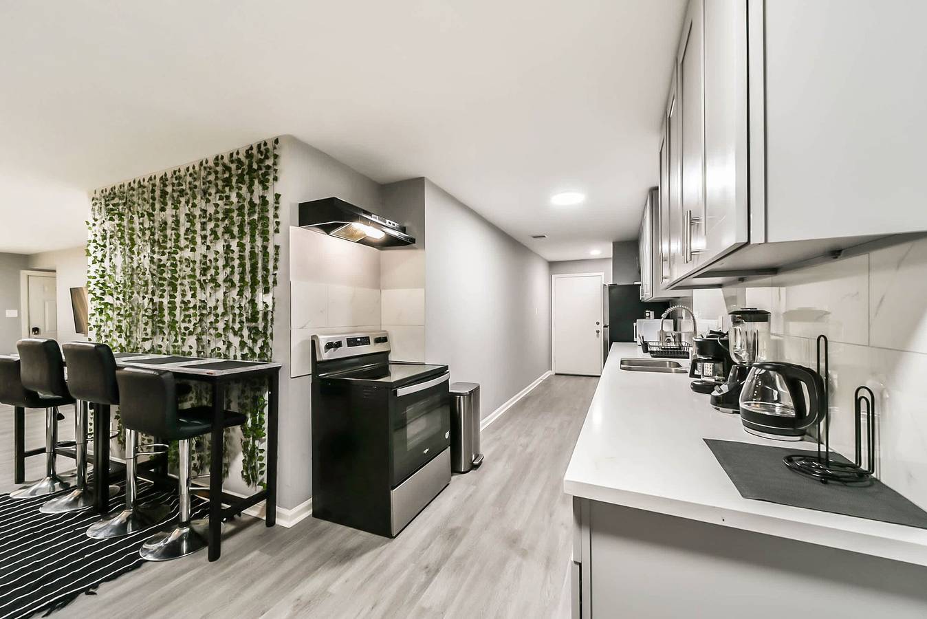 Comfy 5Br Home Hot Tub 10min from Ngr Stadium in Houston, Harris County